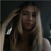 Sono una studentessa diplomata al liceo classico, impartisco lezioni di storia, italiano e grammatica